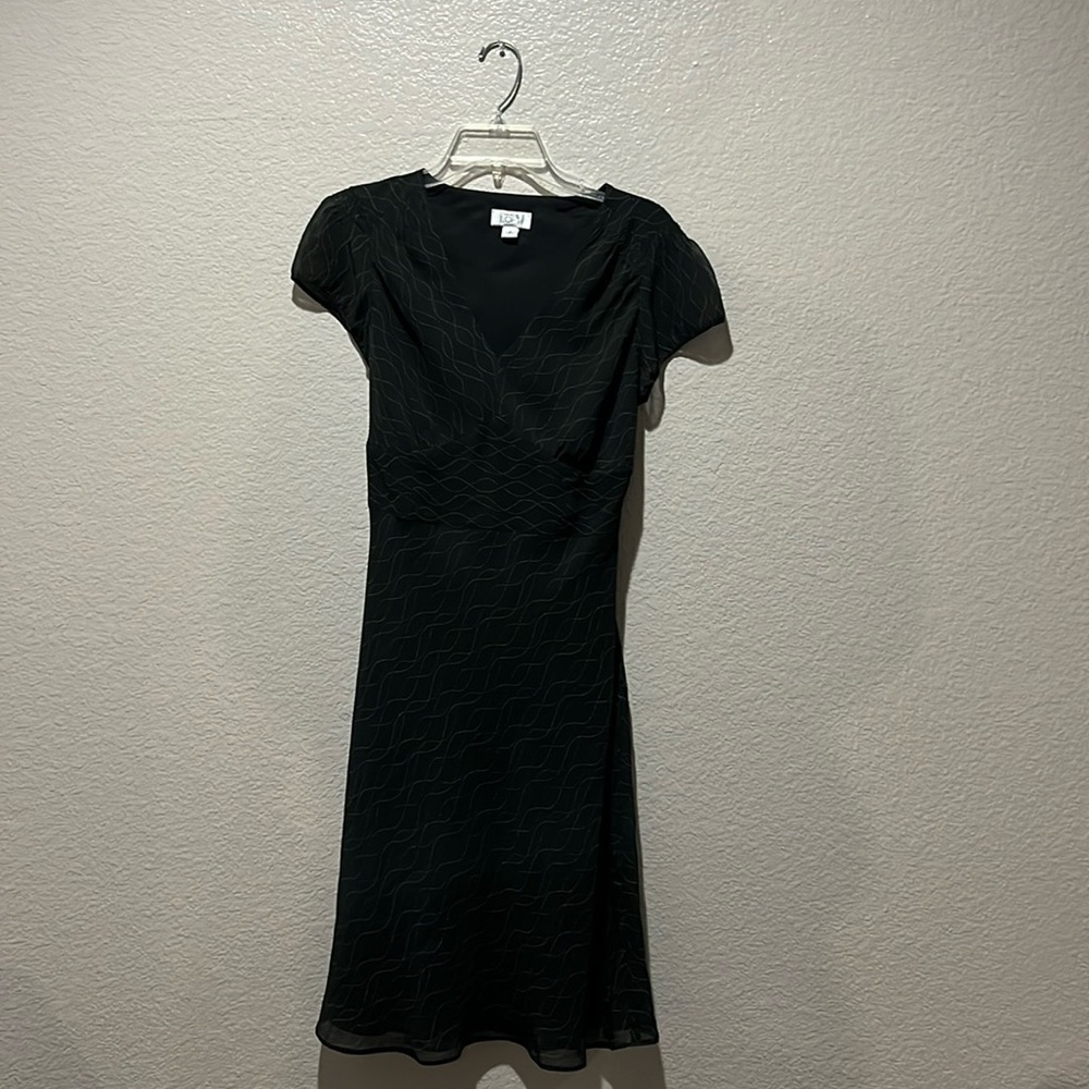Ann Taylor LOFT Black Dress Midi Geometric Print Flowy with Belt Size 4 TC0702